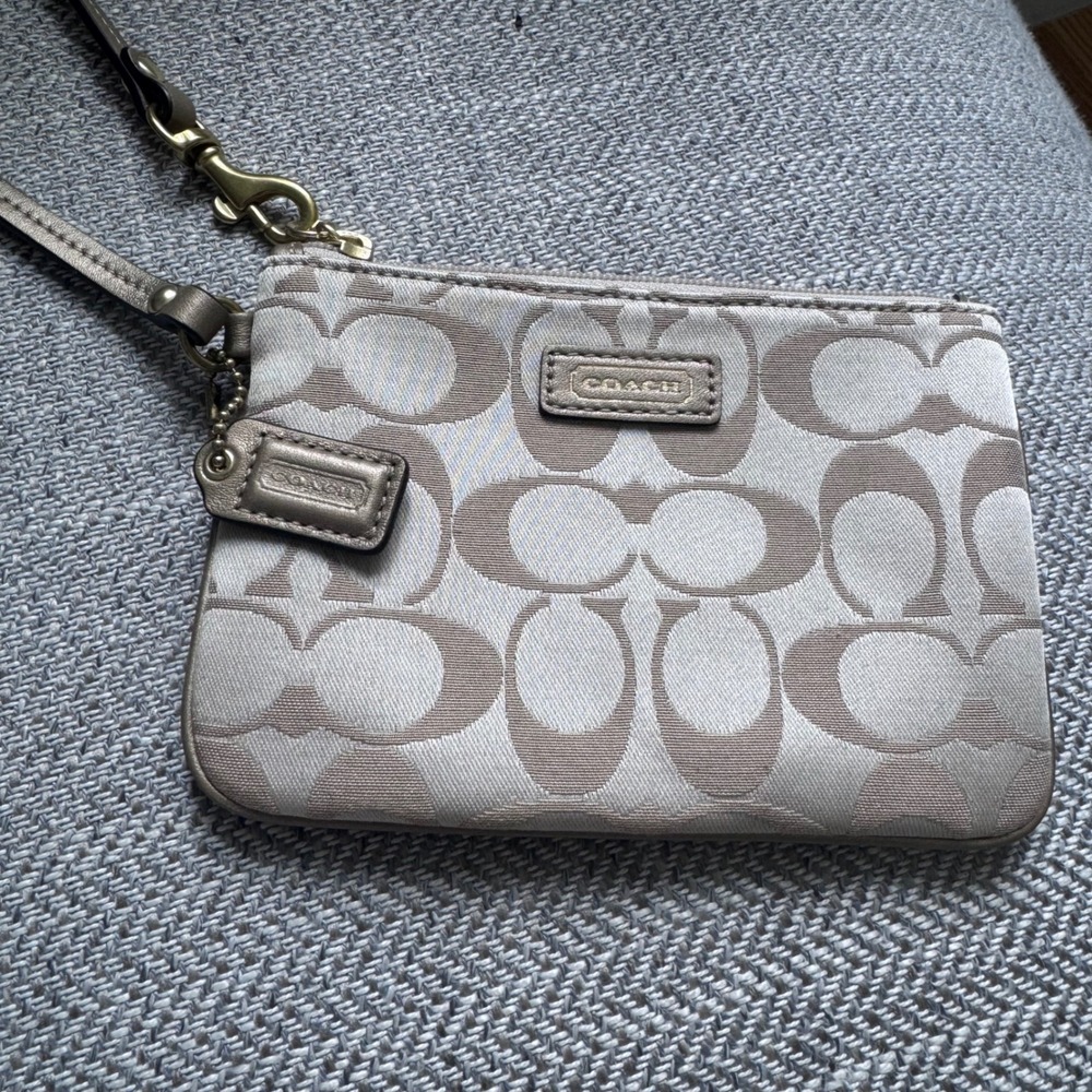 Coach Signature Jacquard Wristlet Khaki Gold Zip Pouch w Strap Like New